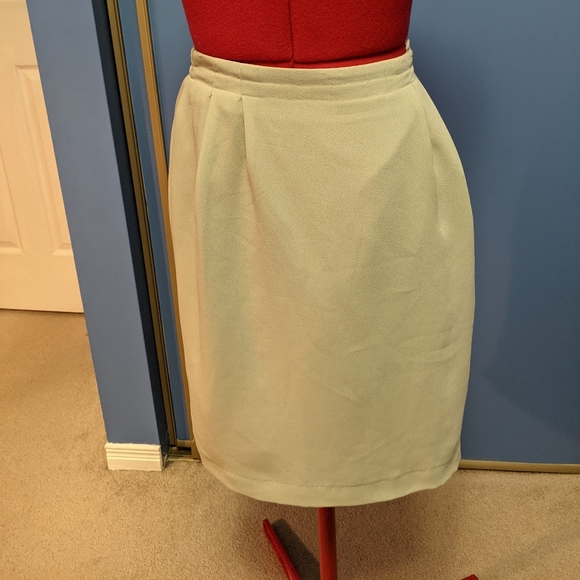 Nygard light green lined pencil skirt - Picture 1 of 6